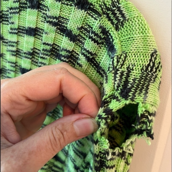 BlankNYC Women's Green The Clash Crew
Neck Balloon Sleeves Sweater - Picture 13 of 16